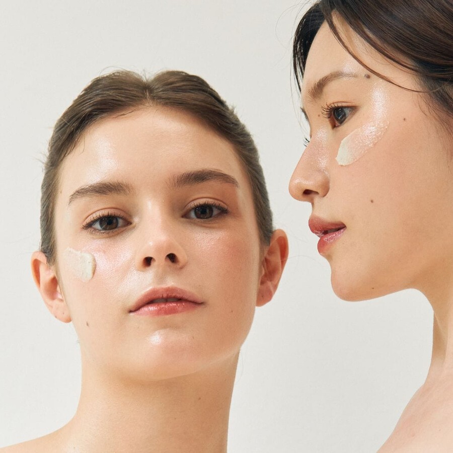 glow-maske aus gemahlenem reis und honig