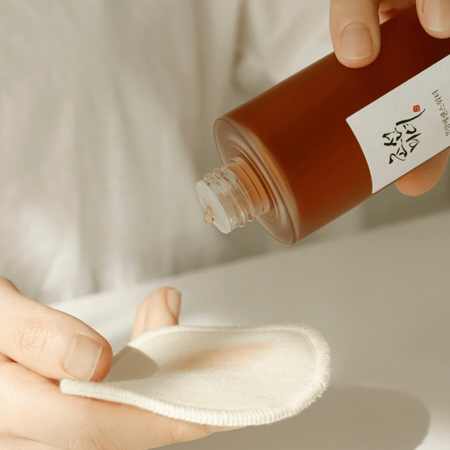 strahlend schönes ginseng-essenzwasser spendet feuchtigkeit und schützt ihre haut